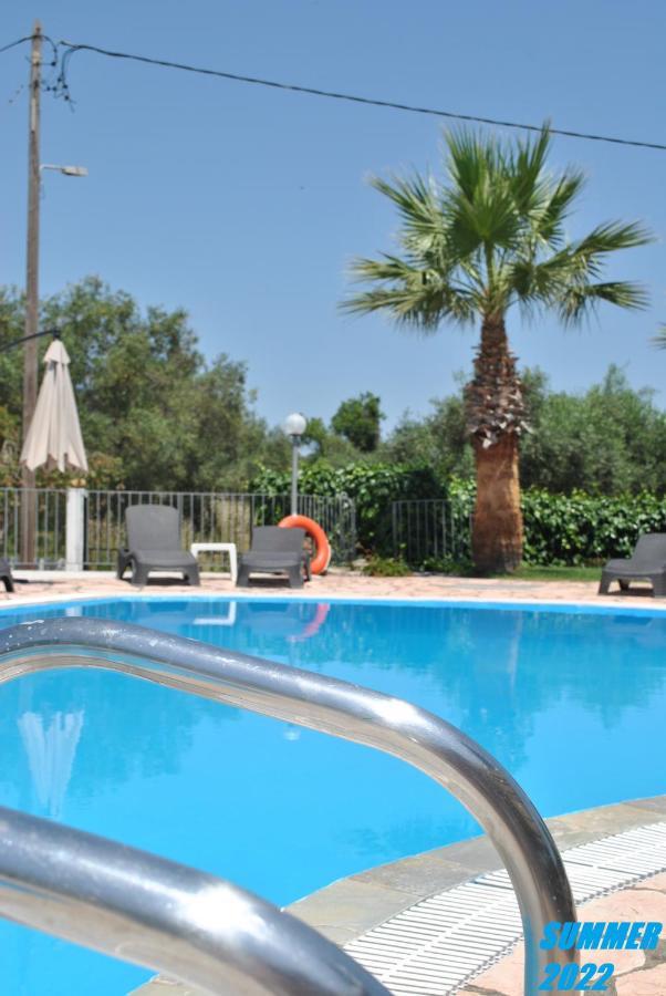 Palmyra Studios Kavos Bagian luar foto