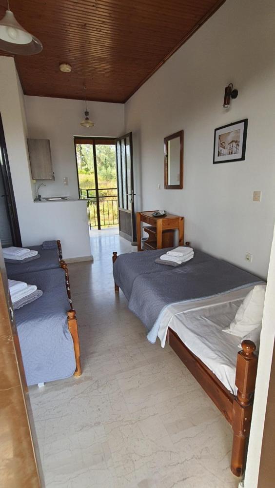Palmyra Studios Kavos Bagian luar foto