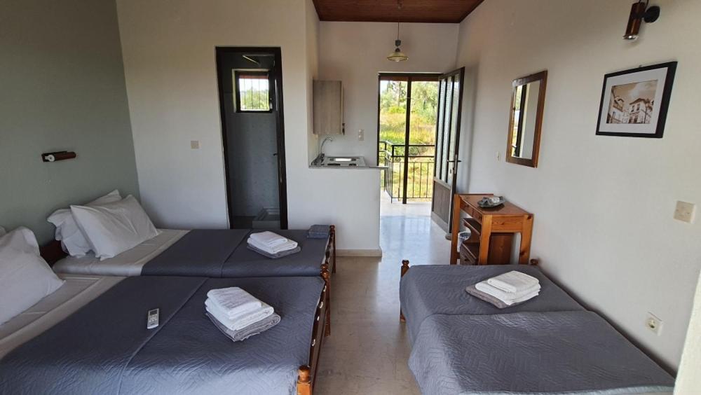 Palmyra Studios Kavos Bagian luar foto